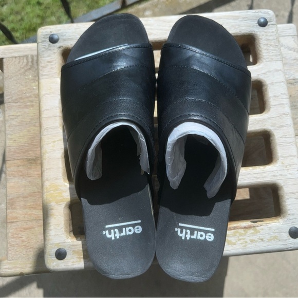 Earth Black Leather “Pine Tiga “ Clog Sandals Women’s Size 7.5M - Picture 10 of 12